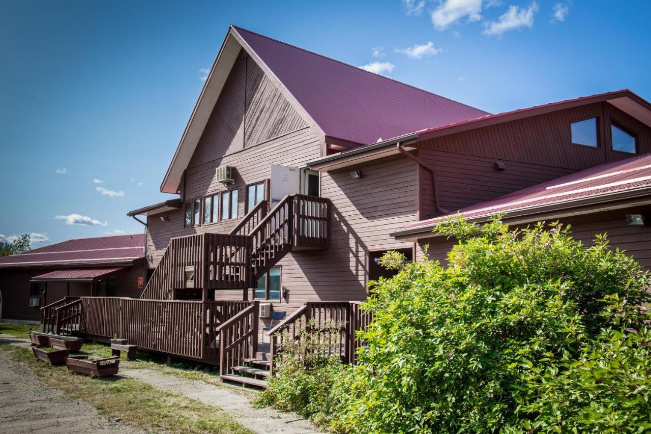 Bedrock Motel Mayo Landing Exterior foto